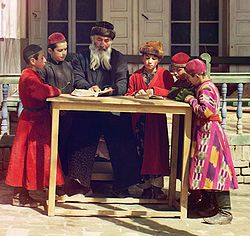 image-250px-jewish_children_with_their_teacher_in_samarkand_cropped
